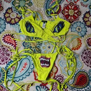 Club Exx Trash Talker Strappy Bottoms and Wrap Bra Set, Small